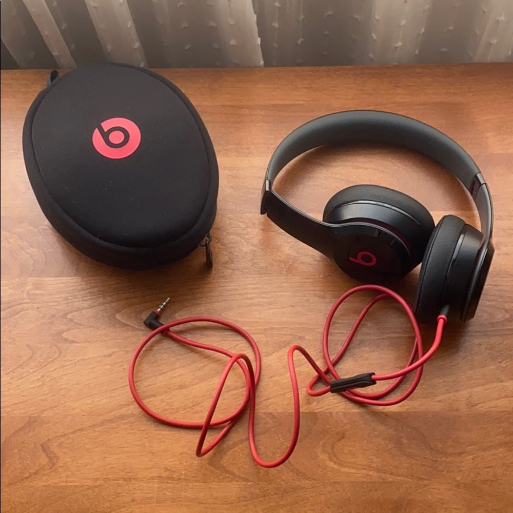 Beats by Dr. Dre Solo2 Over the Ear Headphones